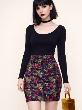 Wrapper Brand Vintage 80s 90s Black and Red Floral Velvet Mini Skirt